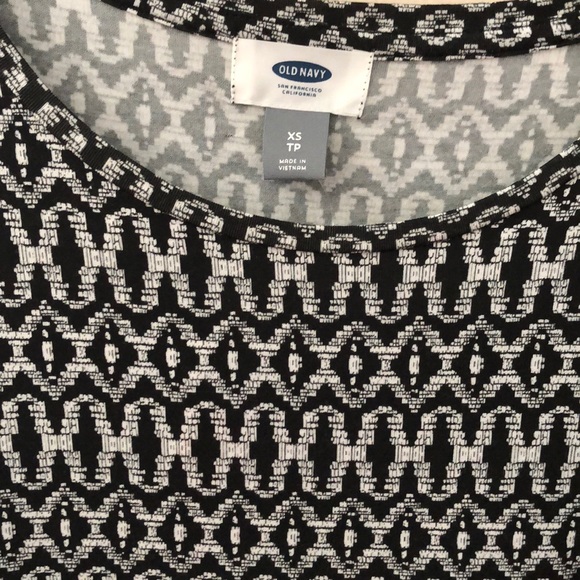 Old navy black white Top Size XS New - Picture 2 of 4
